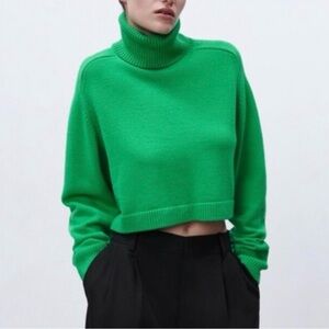 EUC Zara Women's Cropped Turtleneck Sweater Bright Kelly Green Size Medium
